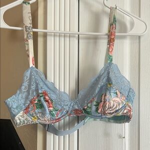 Elegant Floral Lace Bra - Blue and Multicolor